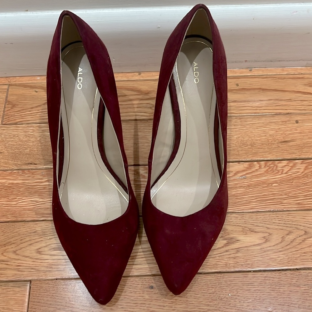 ALDO BURGUNDY HEELS